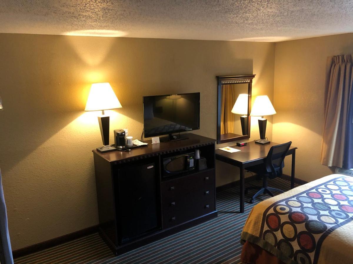 Super 8 By Wyndham Harrison Ar Motel Exterior photo
